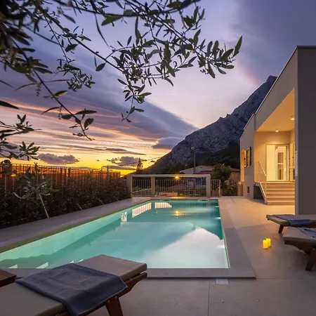 Summer House Lea - With Heated Pool And Sea View * Bast