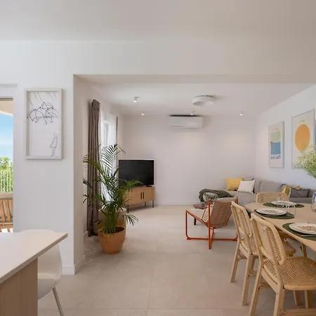 Vila Summer House Lea - With Heated Pool And Sea View Bast