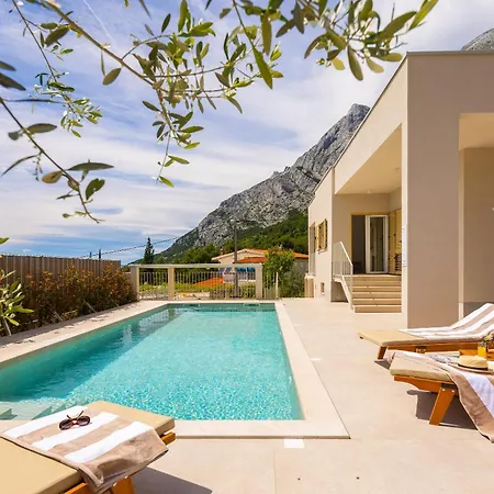 Villa Summer House Lea - With Heated Pool And Sea View
