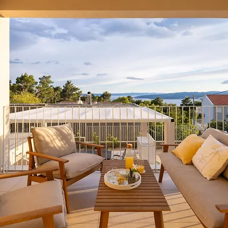 Summer House Lea - With Heated Pool And Sea View Vila Bast