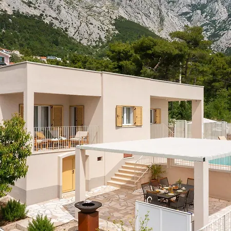 Summer House Lea - With Heated Pool And Sea View * Bast