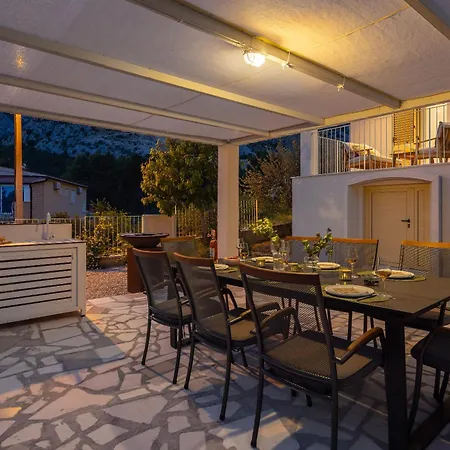 Summer House Lea - With Heated Pool And Sea View Villa Bast