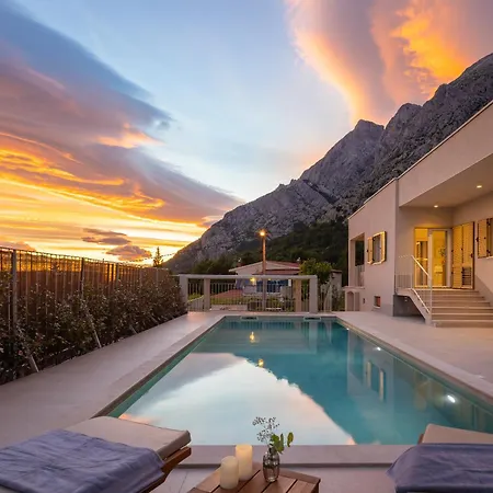 Summer House Lea - With Heated Pool And Sea View * Bast