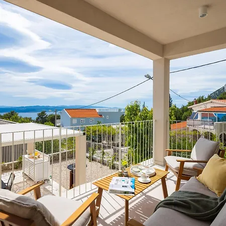 Summer House Lea - With Heated Pool And Sea View Vila