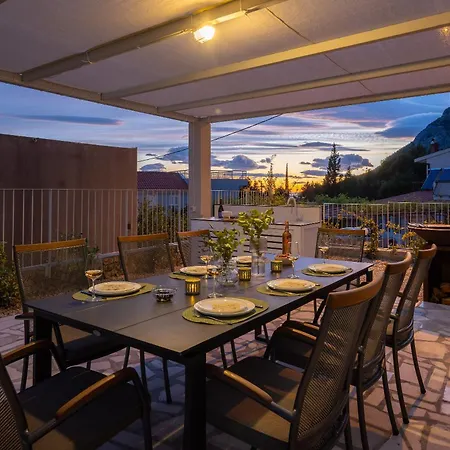 Vila Summer House Lea - With Heated Pool And Sea View Bast