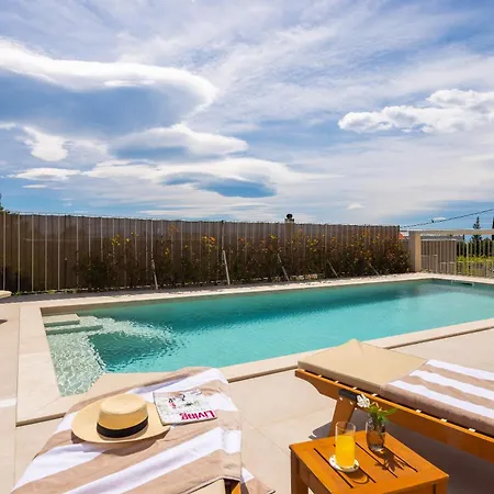 Vila Summer House Lea - With Heated Pool And Sea View *