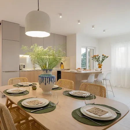Vila Summer House Lea - With Heated Pool And Sea View Bast