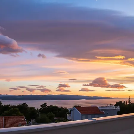 Summer House Lea - With Heated Pool And Sea View Villa Bast