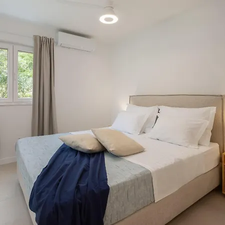 Villa Summer House Lea - With Heated Pool And Sea View