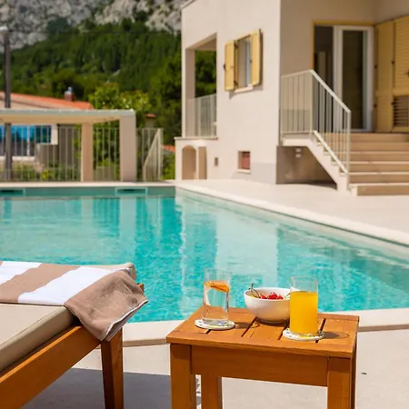Vila Summer House Lea - With Heated Pool And Sea View Bast