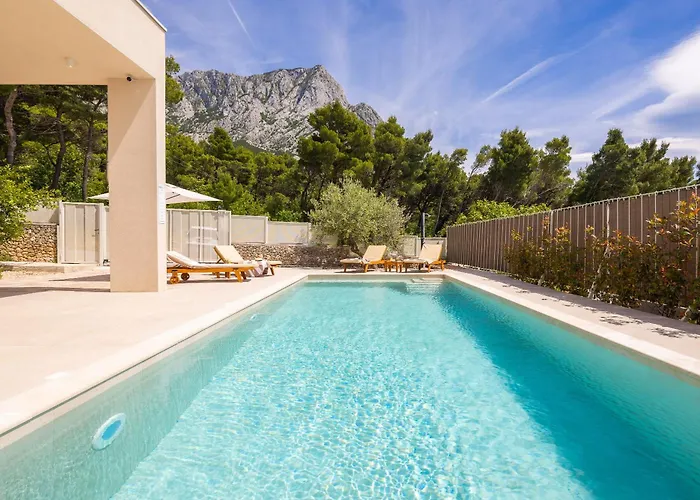 Βίλα Summer House Lea - With Heated Pool And Sea View