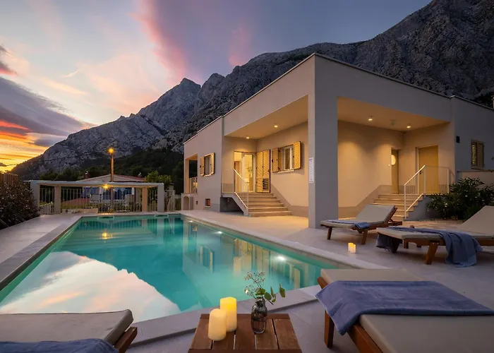 Summer House Lea - With Heated Pool And Sea View Βίλα *
