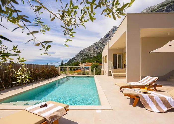 Βίλα Summer House Lea - With Heated Pool And Sea View