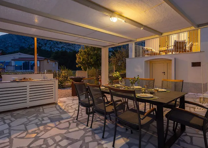 Summer House Lea - With Heated Pool And Sea View Βίλα Bast