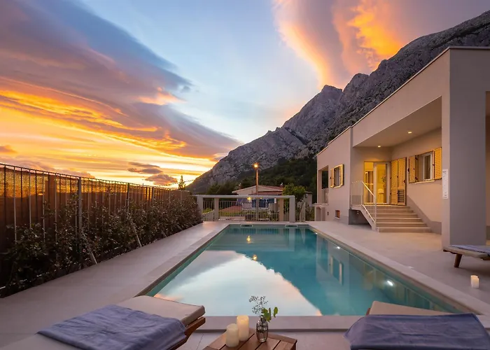 Summer House Lea - With Heated Pool And Sea View * Bast