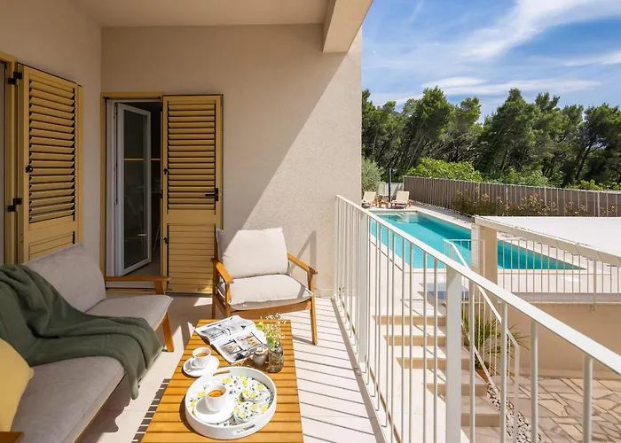 Βίλα Summer House Lea - With Heated Pool And Sea View