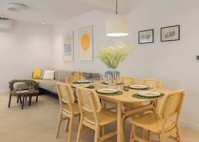Βίλα Summer House Lea - With Heated Pool And Sea View *