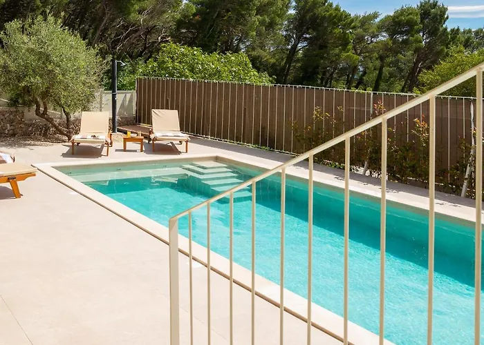 Summer House Lea - With Heated Pool And Sea View Βίλα Bast