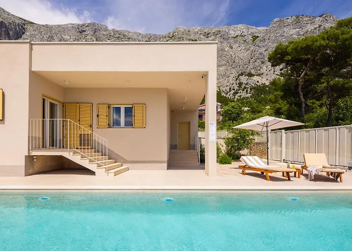 Summer House Lea - With Heated Pool And Sea View Βίλα *