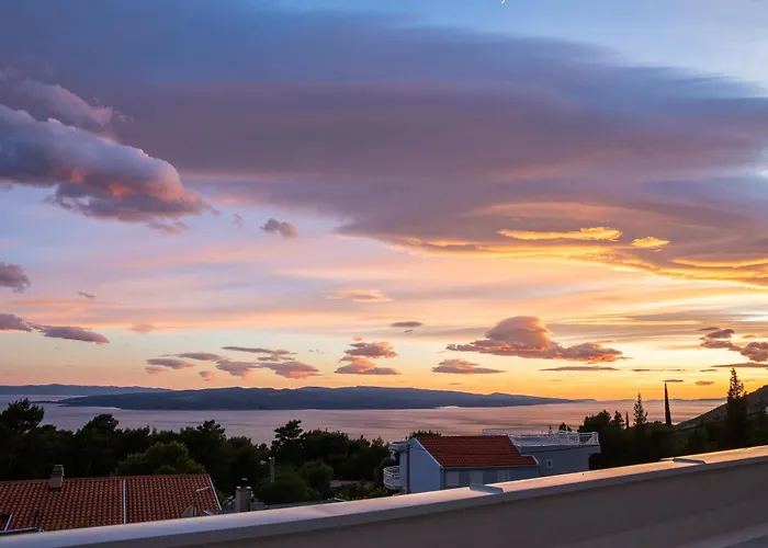 Summer House Lea - With Heated Pool And Sea View Βίλα Bast