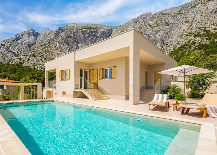 Summer House Lea - With Heated Pool And Sea View Βίλα *