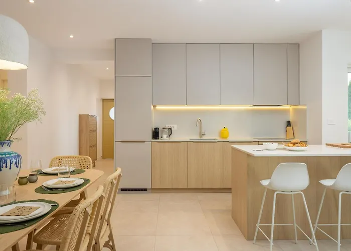Βίλα Summer House Lea - With Heated Pool And Sea View *