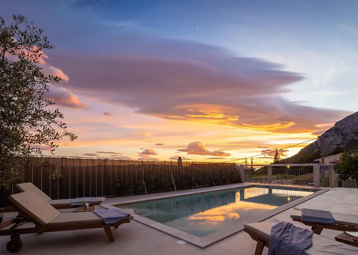 Summer House Lea - With Heated Pool And Sea View Βίλα Bast