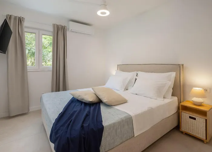 Βίλα Summer House Lea - With Heated Pool And Sea View